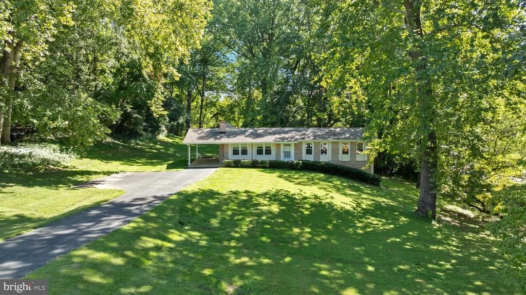 Photo of 11219 LAKEVIEW DRIVE