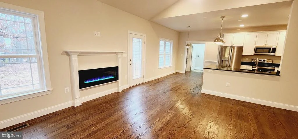 Photo of 7946 ROGUES ROAD
