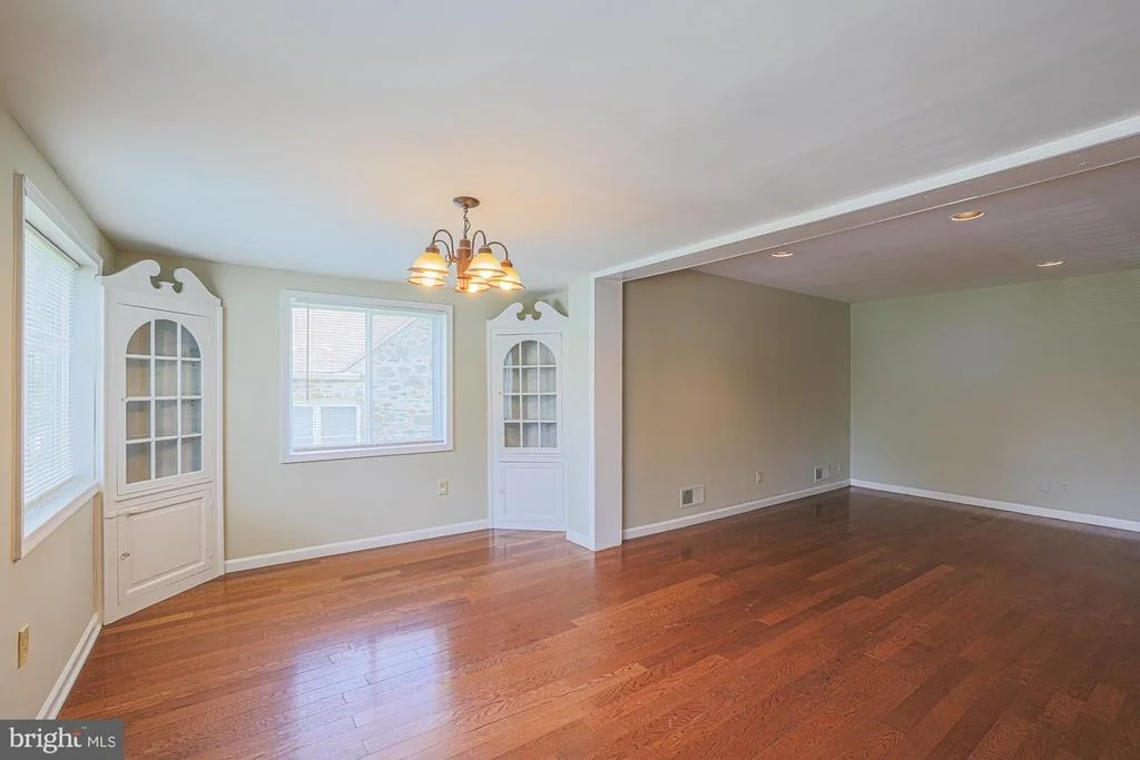 Photo of 6206 WINNER AVENUE