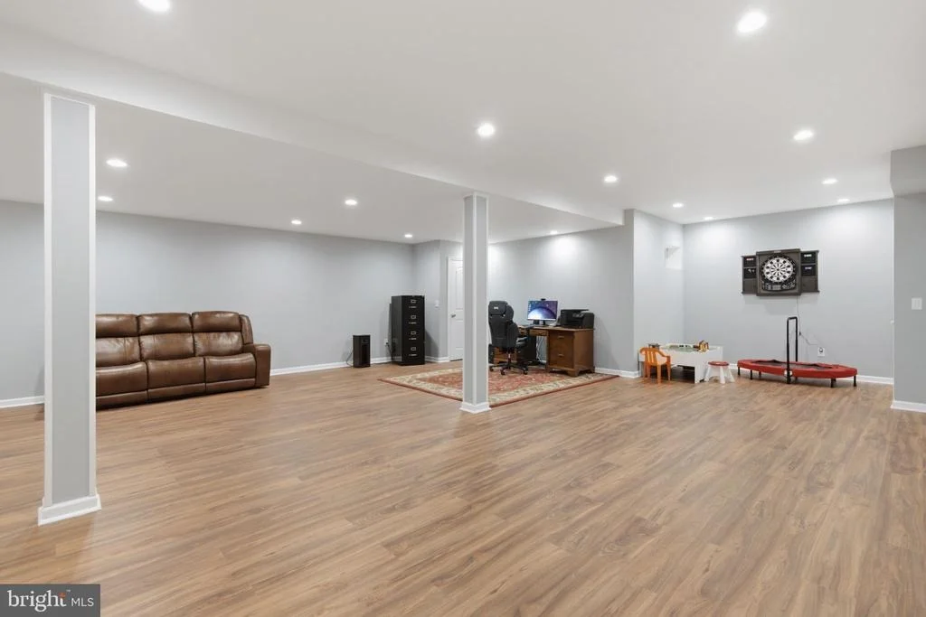 Photo of 922 SIDEHILL DRIVE