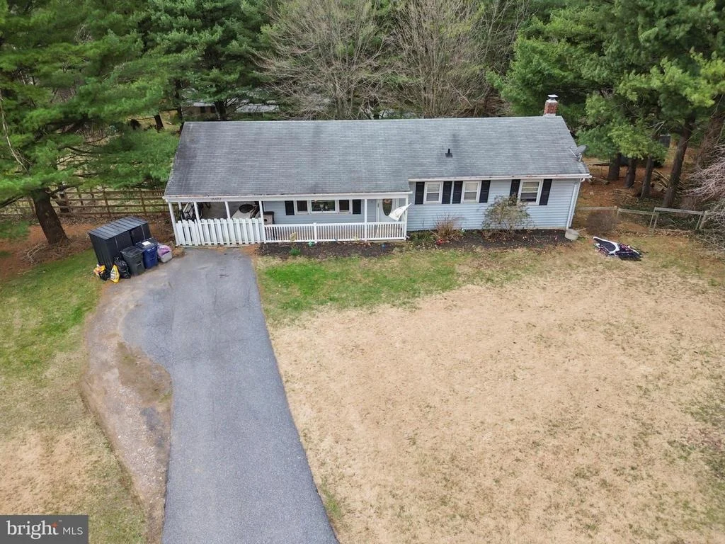 Photo of 3000 BREEZEWOOD LANE