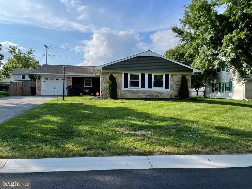 Photo of 12118 MACKELL LANE