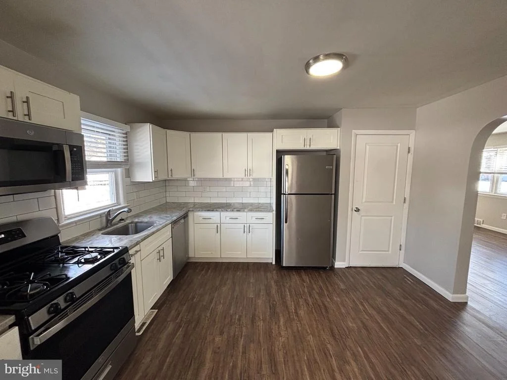 Photo of 102 GINGER AVENUE