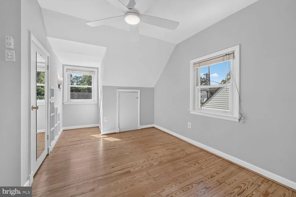 Photo of 1503 CREST ROAD