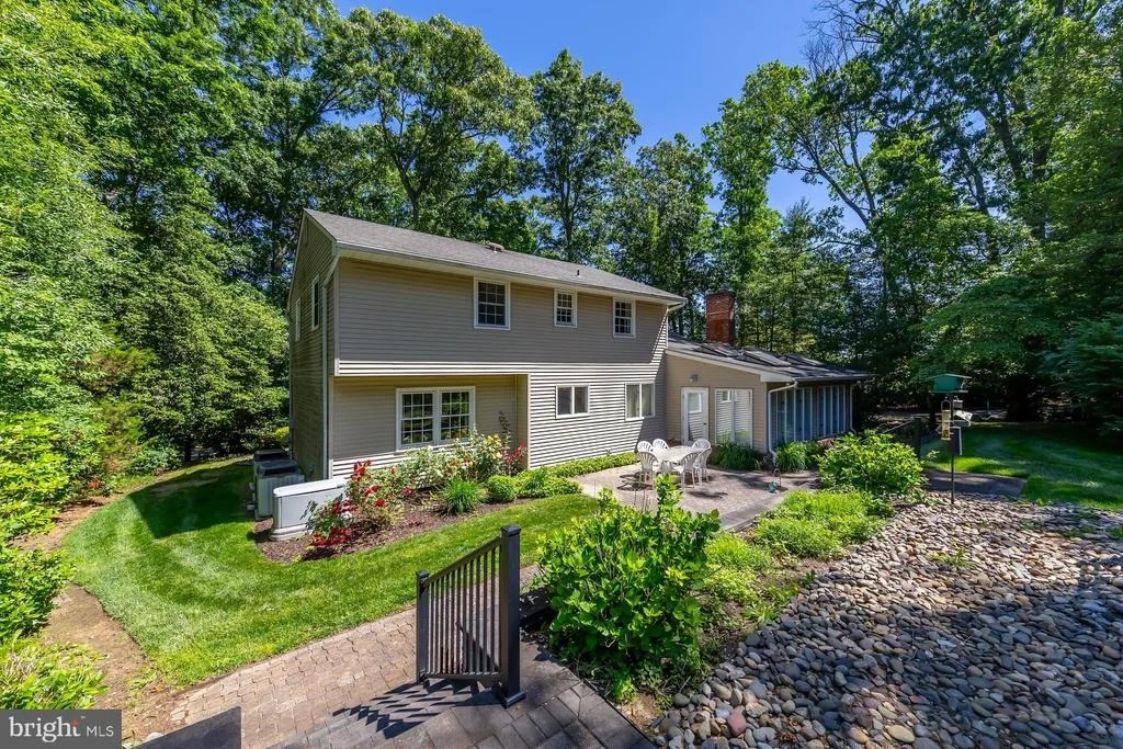 Photo of 73 COLONIAL TERR