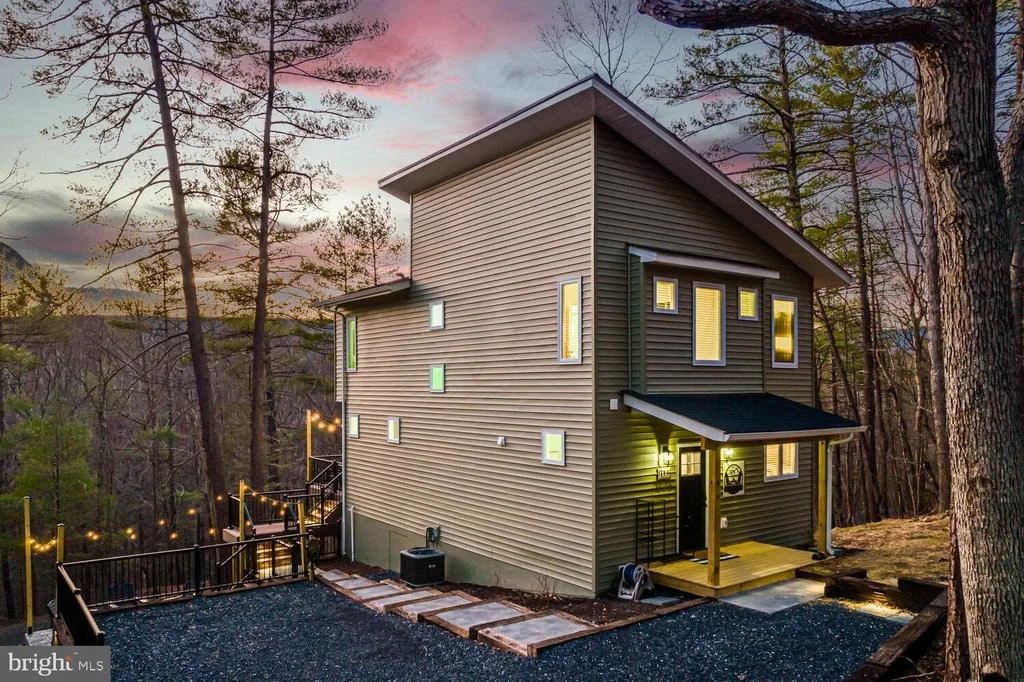 Photo of 1355 GREENVIEW DRIVE