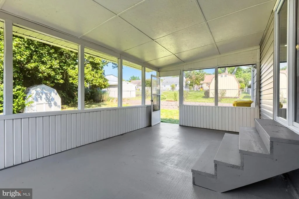 Photo of 696 W MAPLE ROAD