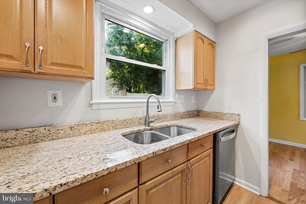Photo of 825 CLIFFEDGE ROAD