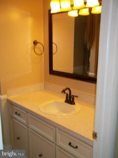 Photo of 27 E STREET E