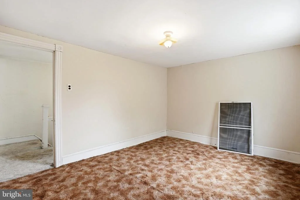 Photo of 523 HAY ROAD