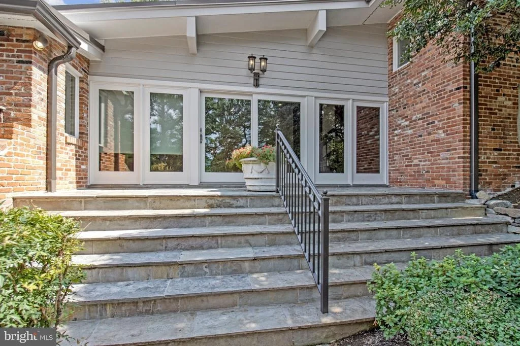 Photo of 1753 ARMY NAVY DRIVE