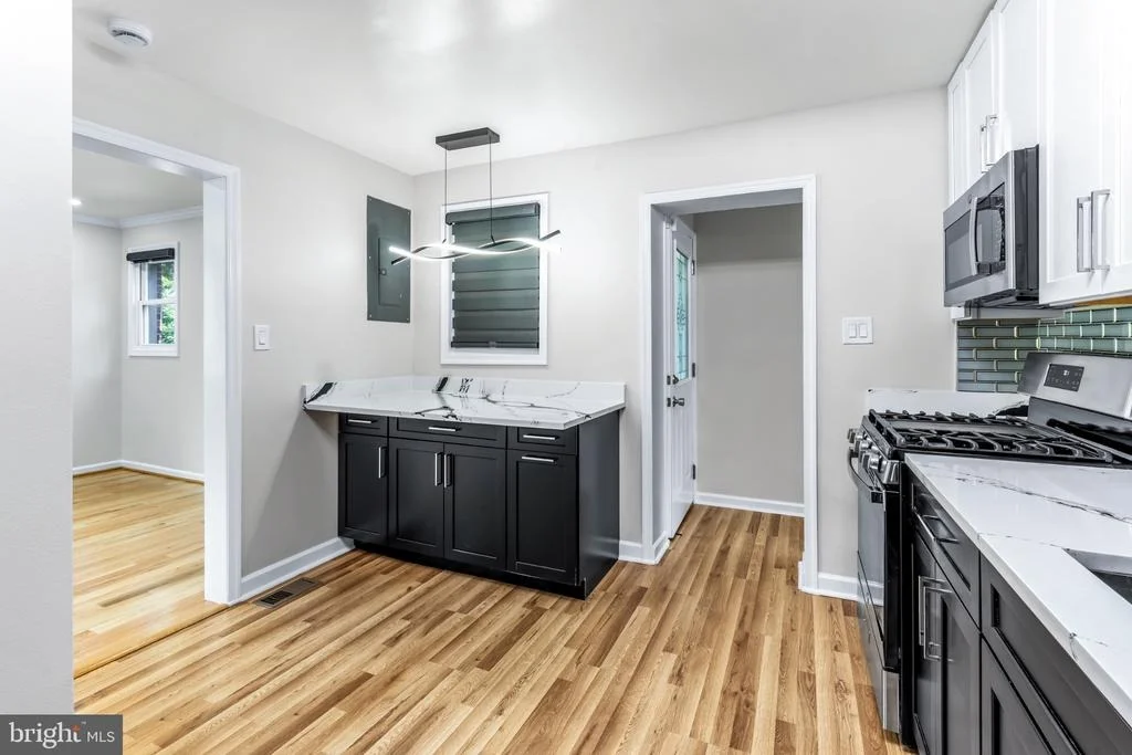 Photo of 6015 FOREST ROAD
