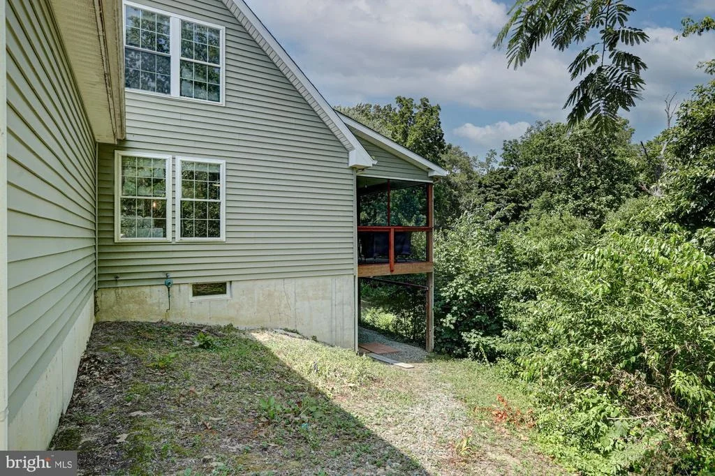 Photo of 119 N MEADOW DRIVE