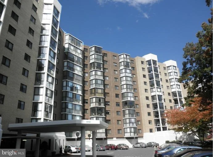 Photo of Unit 1914 at 15101 INTERLACHEN DRIVE