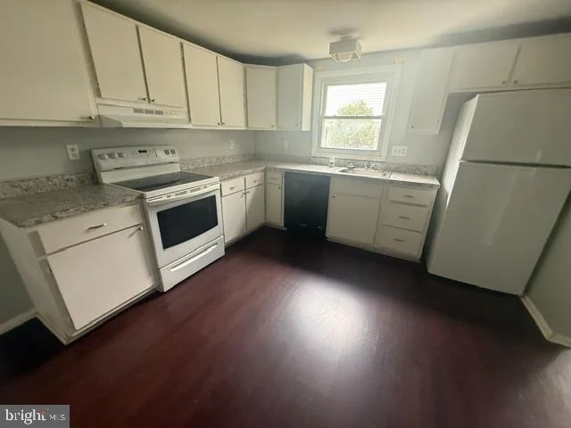 Photo of 7879 CHALICE ROAD
