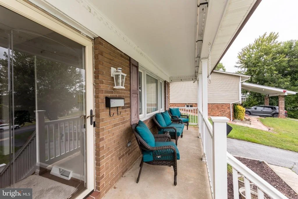 Photo of 1612 WEYBURN ROAD