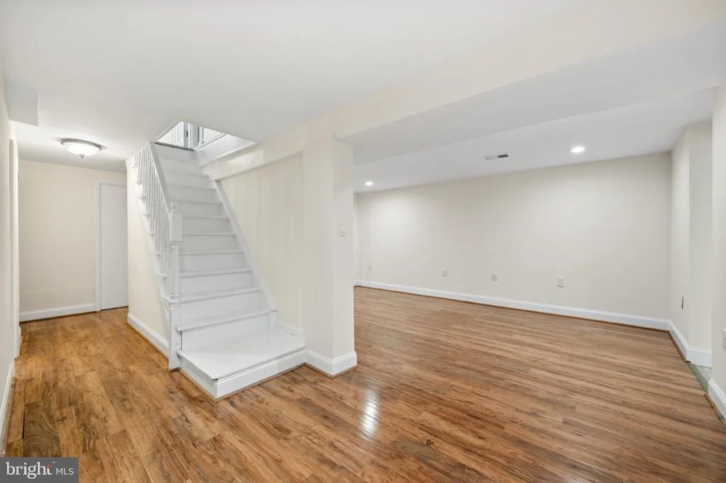 Photo of 406 LEIGHTON AVENUE