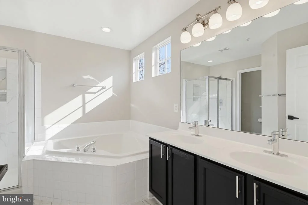 Photo of 14603 FARNHAM LANE