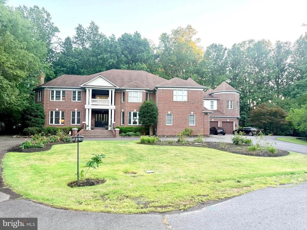 Photo of 6403 BURKE WOODS DRIVE
