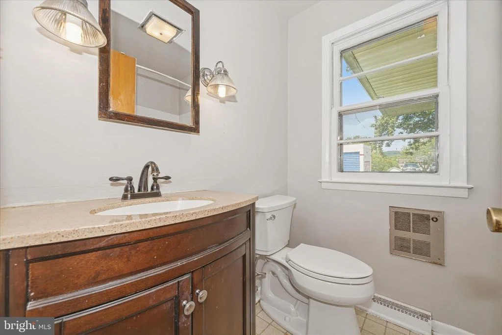 Photo of 7 DELLA LANE
