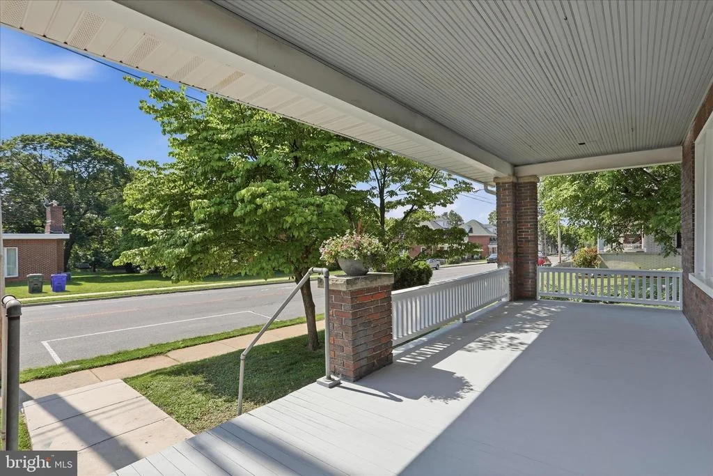 Photo of 819 SUMMIT AVENUE