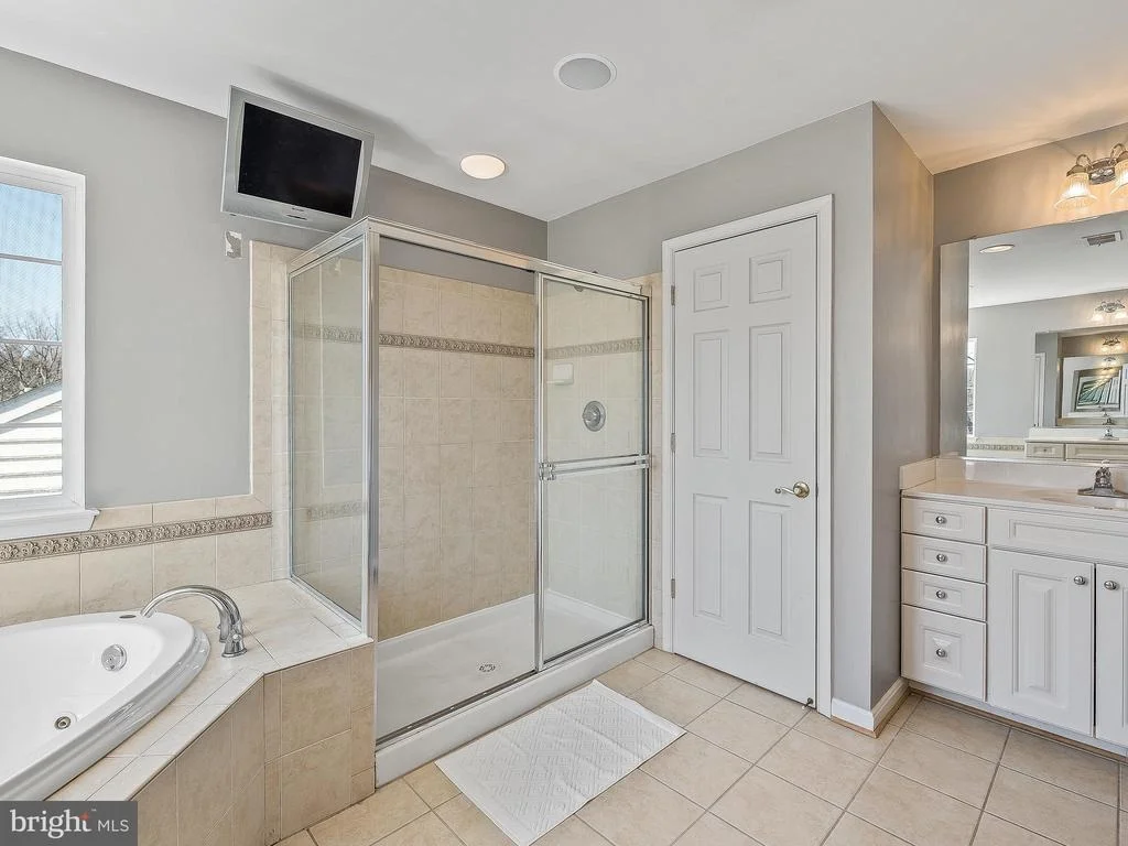 Photo of 6122 CLEMENTS LANE