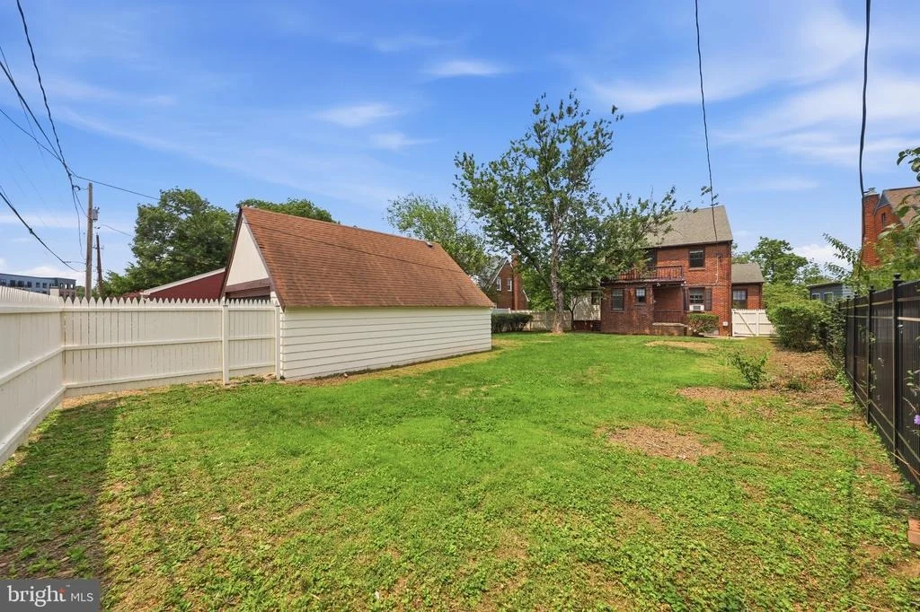 Photo of 408 CARROLL PARKWAY