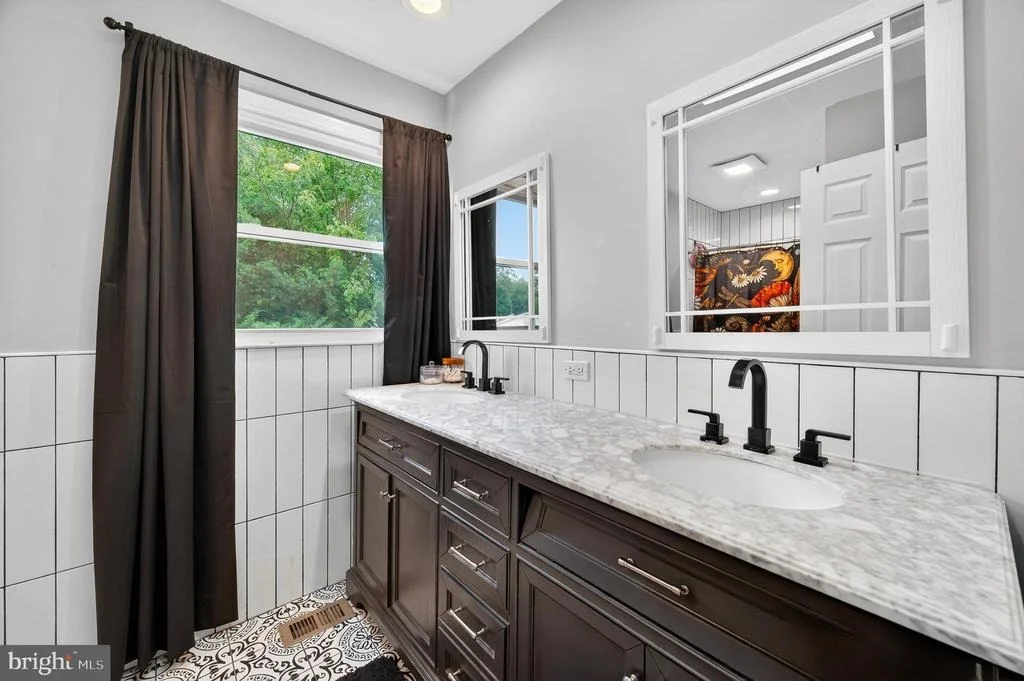Photo of 9015 LONGBOW ROAD