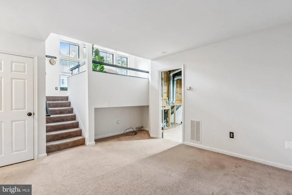Photo of 910 LANGDON COURT