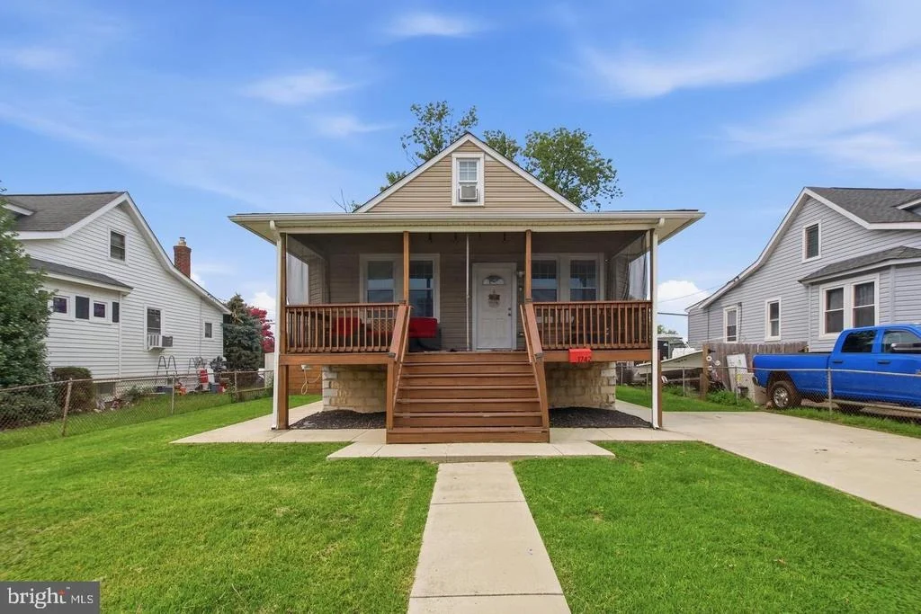 Photo of 1742 LESLIE ROAD