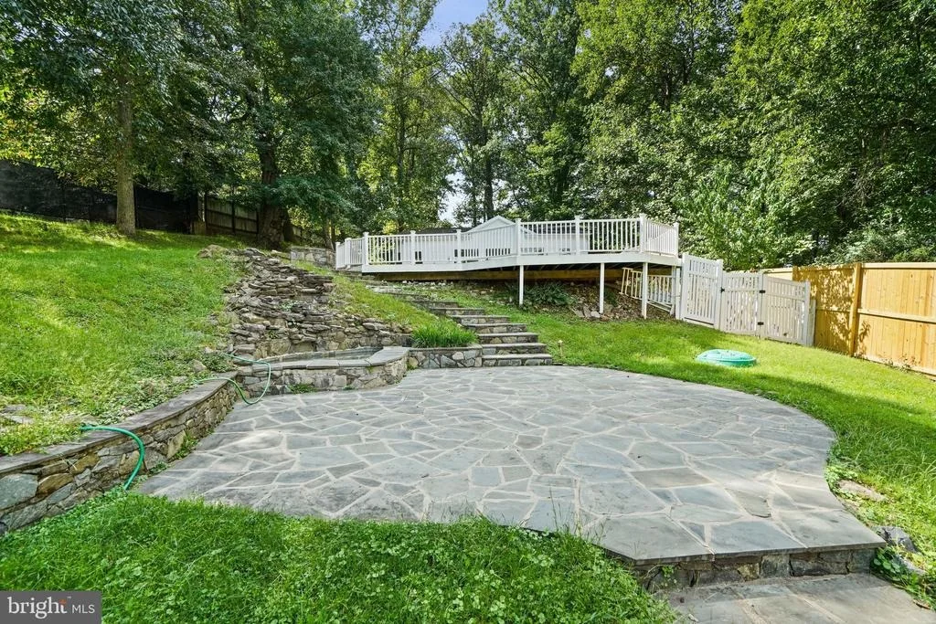 Photo of 10320 GLEN ROAD