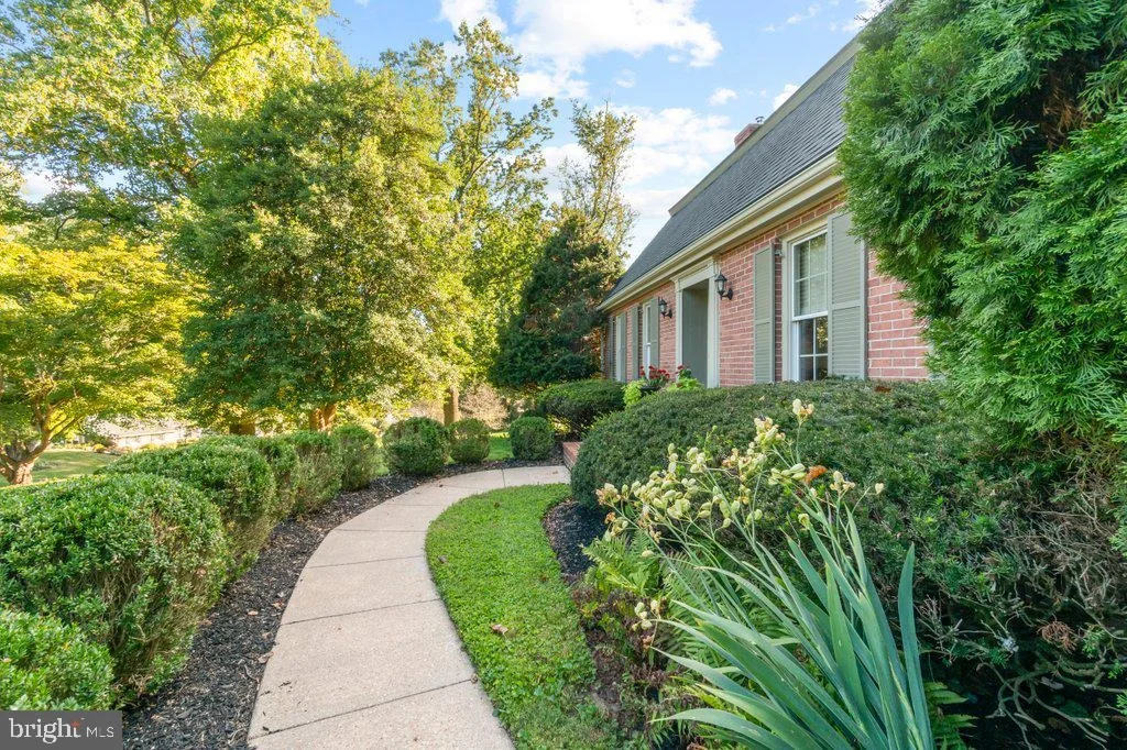 Photo of 4208 RAVENHURST CIRCLE
