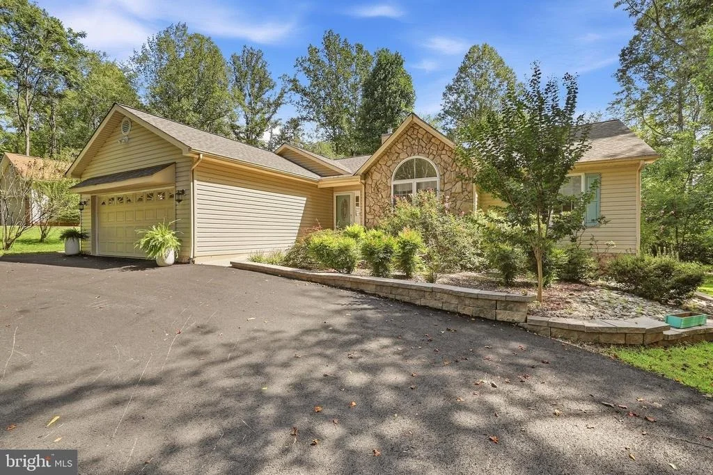 Photo of 323 STRATFORD CIRCLE