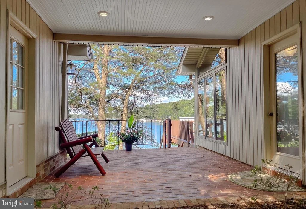 Photo of 222 HARBOR DRIVE