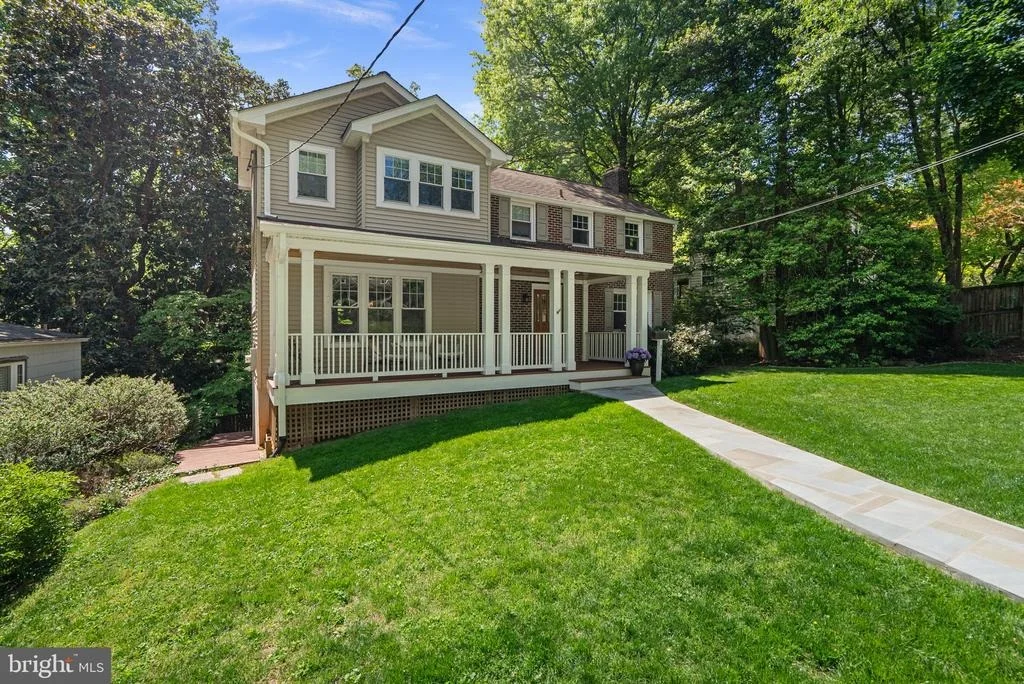 Photo of 213 CRESTMOOR CIRCLE