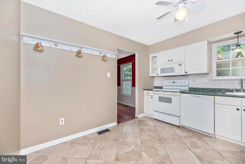 Photo of 484 HILLCREST DRIVE