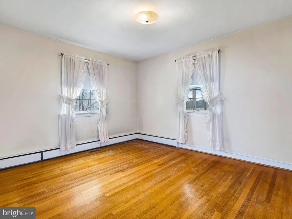 Photo of 17305 BATCHELLORS FOREST ROAD