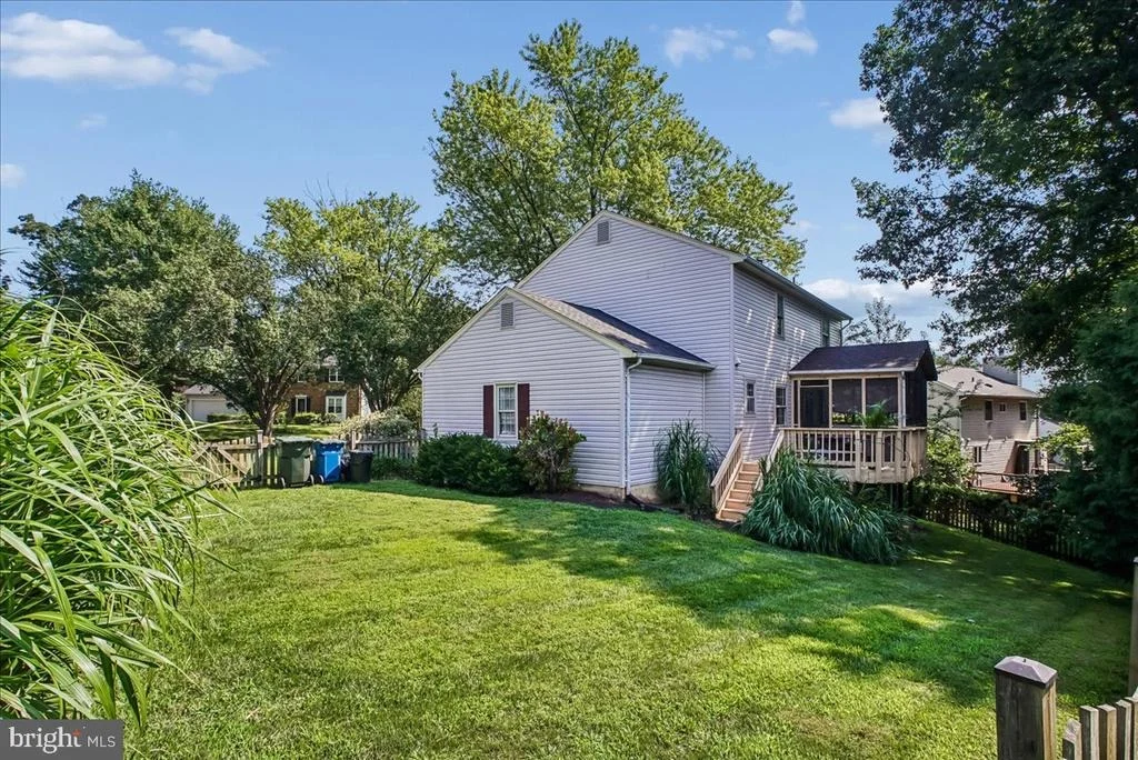 Photo of 9357 CHESTNUT KNOLLS DRIVE