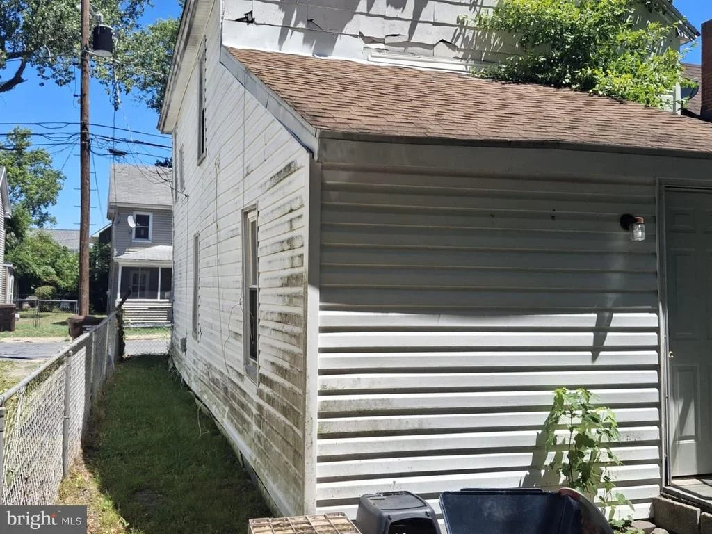 Photo of 614 DOUGLAS STREET