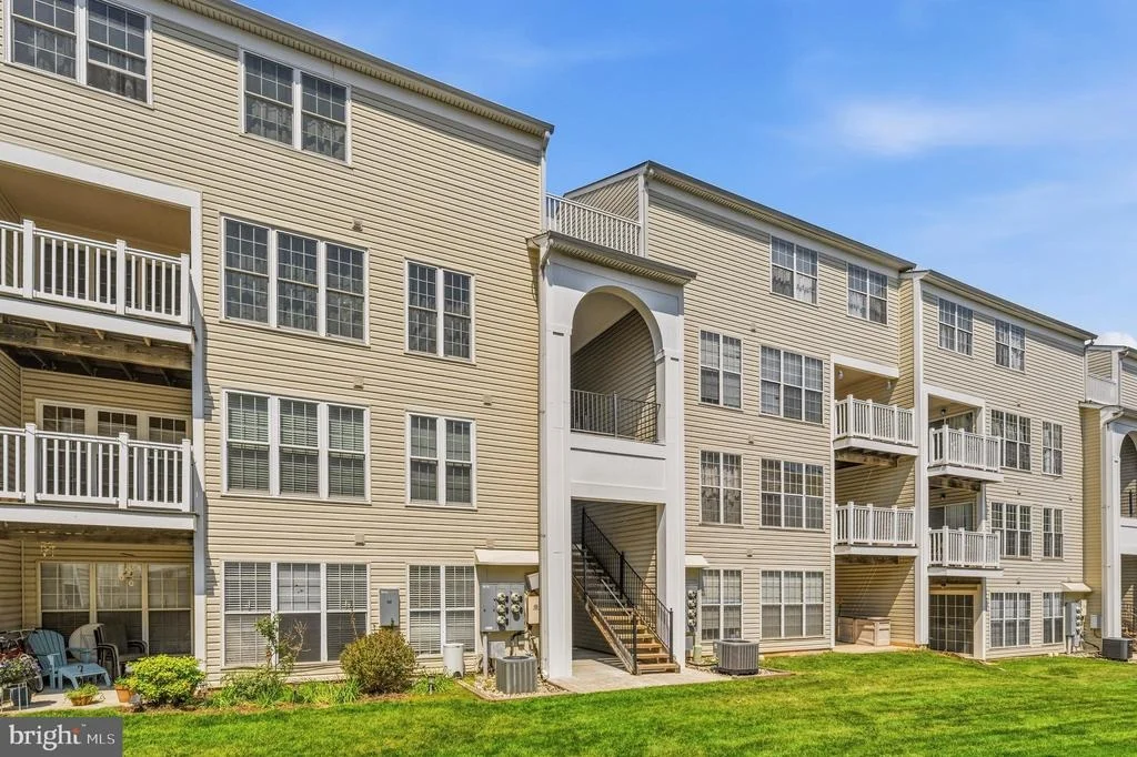 Photo of Unit 301 at 21843 BALDWIN SQUARE