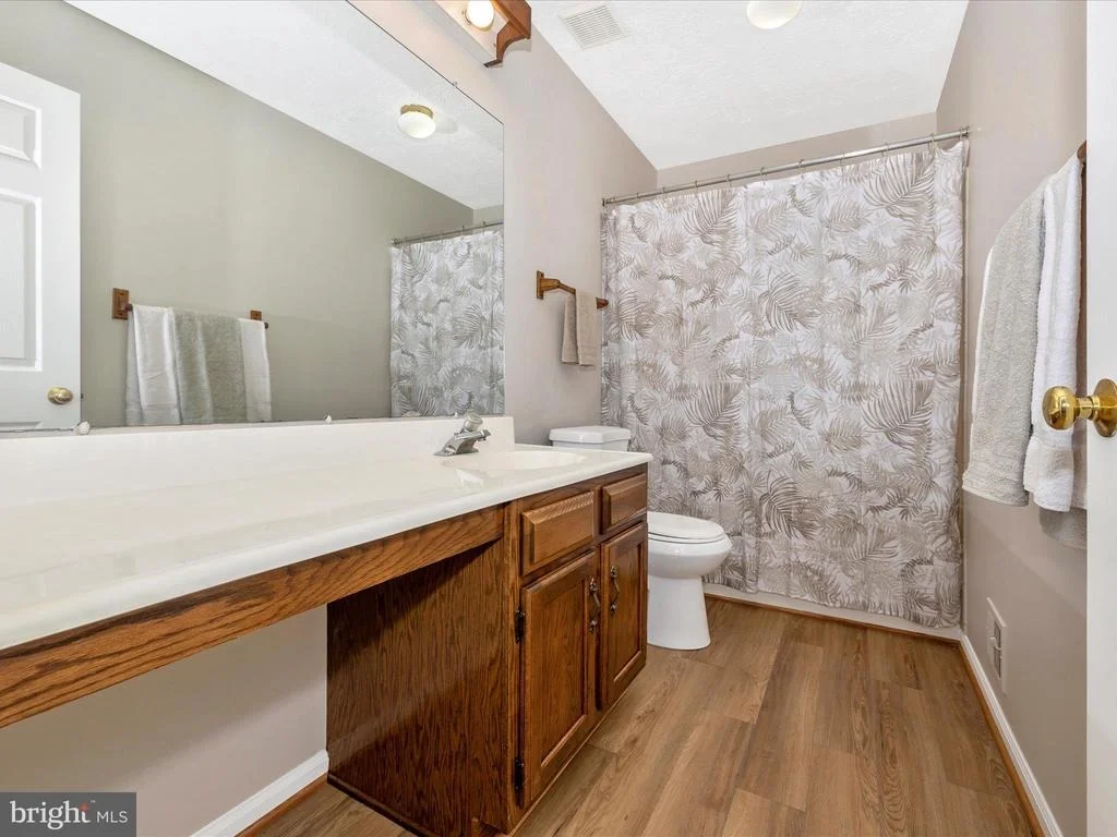 Photo of 112 BOOKHAM LANE
