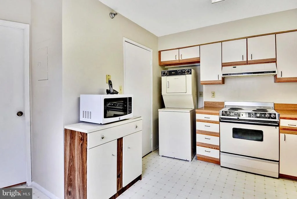 Photo of Unit 3312 at 15115 INTERLACHEN DRIVE