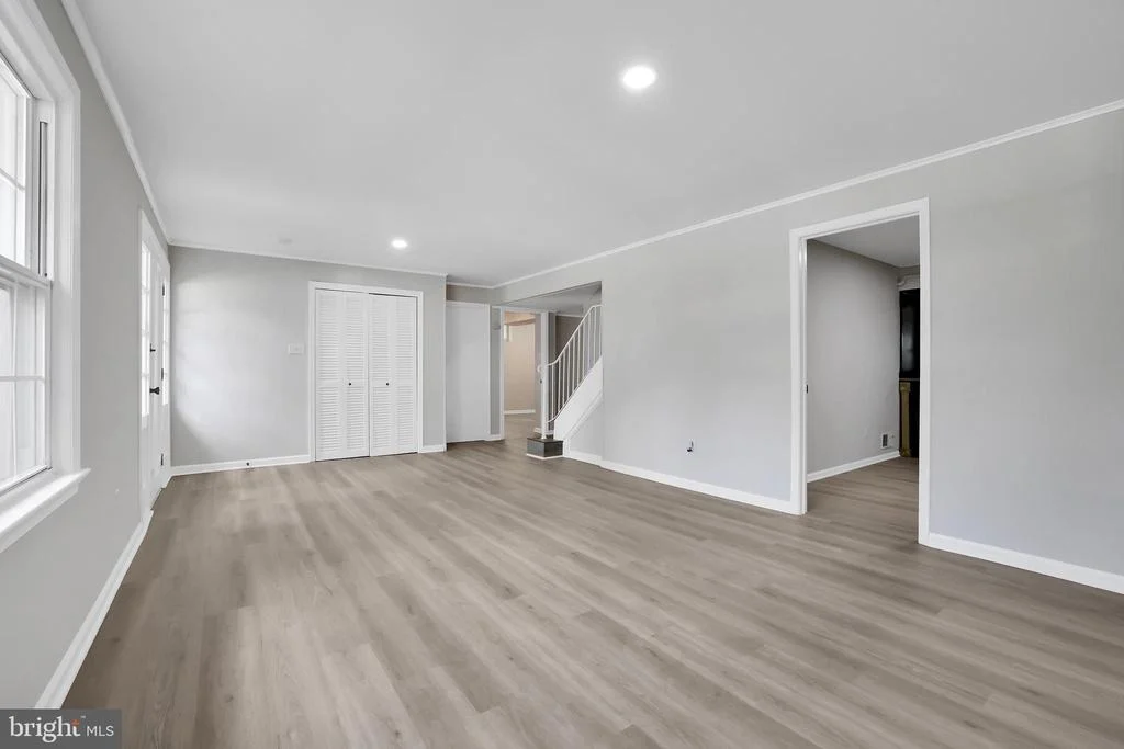 Photo of 833 LOXFORD TERRACE
