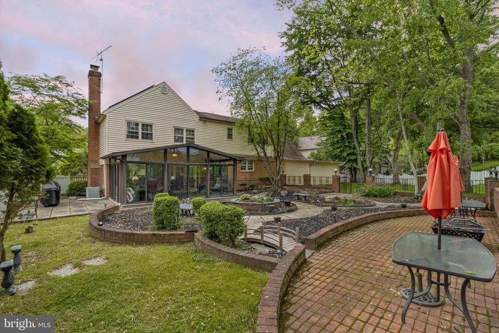 Photo of 2609 VILLAGE LANE