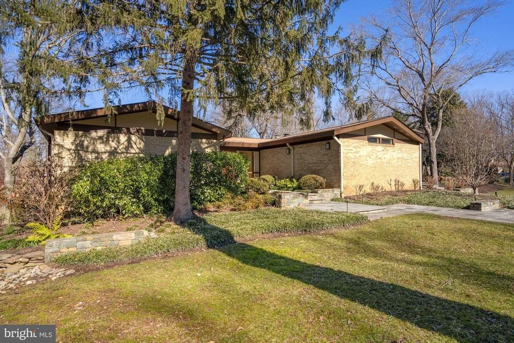 Photo of 3010 CUNNINGHAM DRIVE