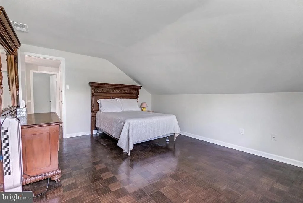 Photo of 2808 VILLAGE LANE