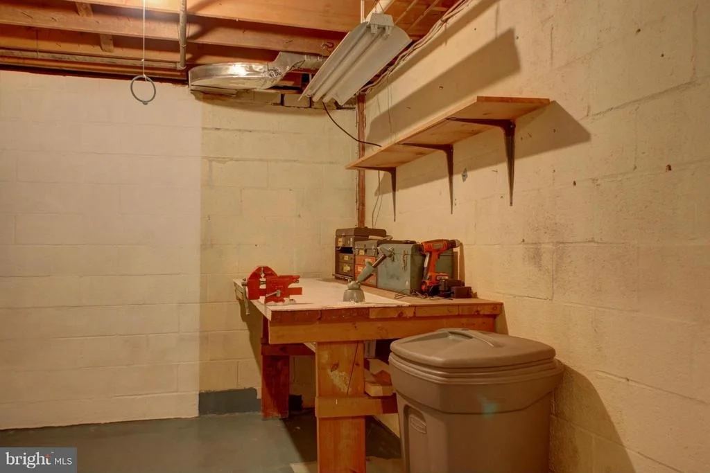 Photo of 16101 ROBLYNN COURT