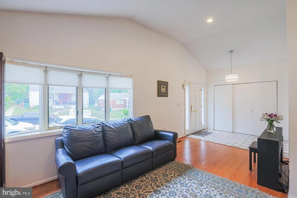 Photo of 5919 WINNER AVENUE