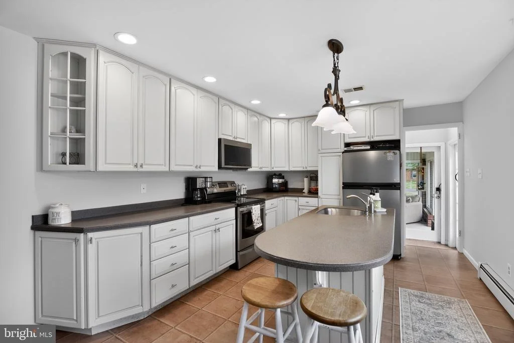Photo of 4 GRAY DRIVE