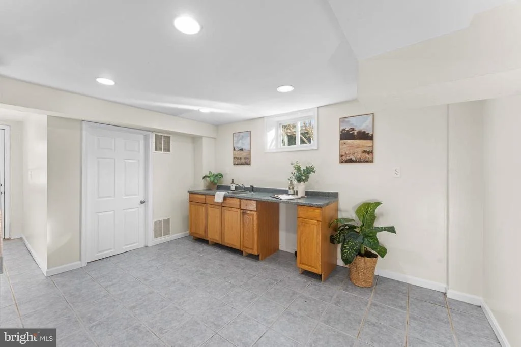 Photo of 11013 AMHERST AVENUE